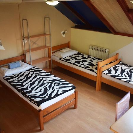 Favela Hostel Загреб Екстер'єр фото