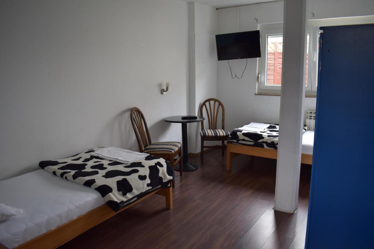 Favela Hostel Загреб Екстер'єр фото