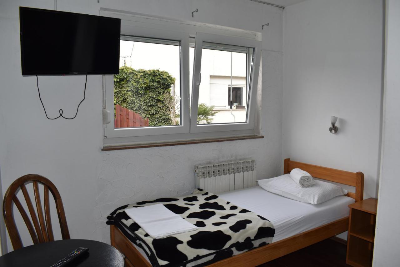 Favela Hostel Загреб Екстер'єр фото