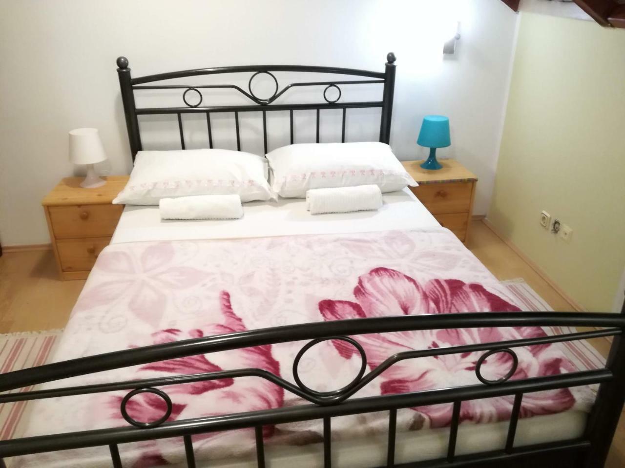 Favela Hostel Загреб Екстер'єр фото
